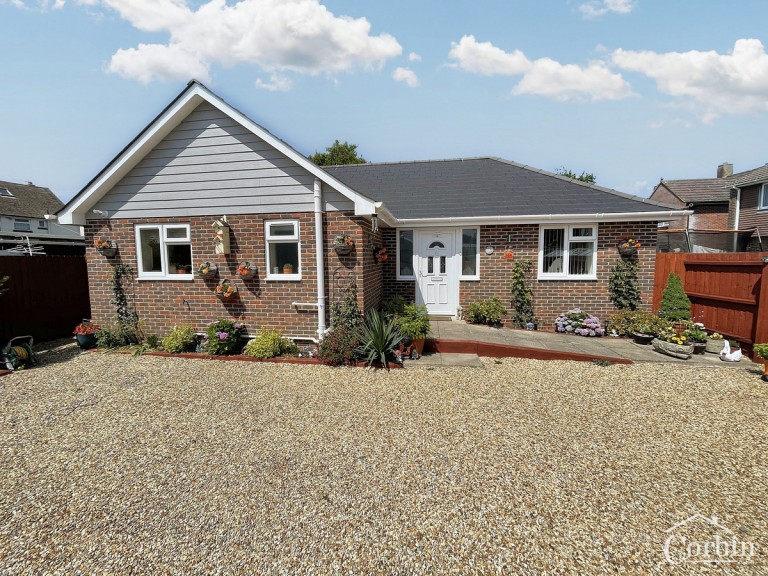 Hadow Road, Bournemouth, BH10 5