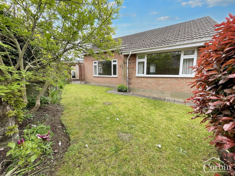 High Howe Lane, Bournemouth, BH11 9