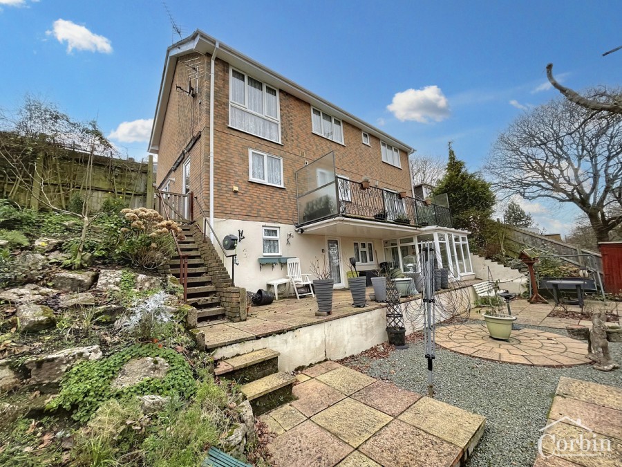 Headswell Avenue, Bournemouth, BH10 6