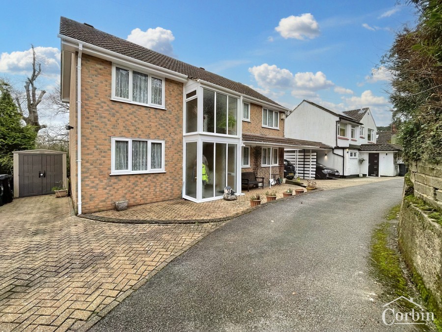 Headswell Avenue, Bournemouth, BH10 6
