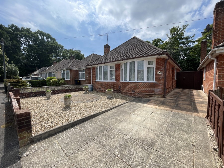Wicket Road, Bournemouth, BH10 5