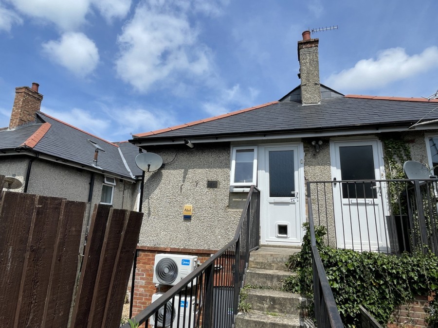 Wimborne Road, Bournemouth, BH10 7