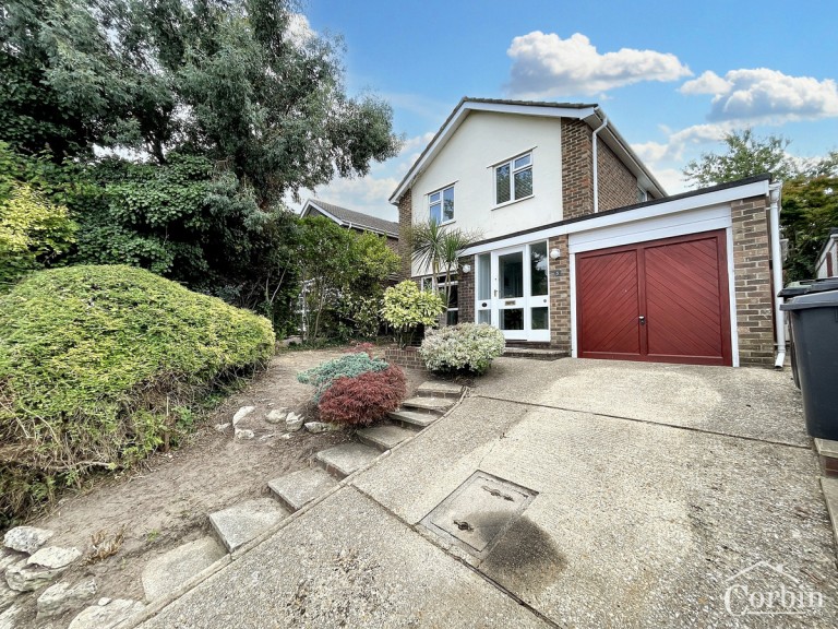 Heads Farm Close, Bournemouth, BH10 7
